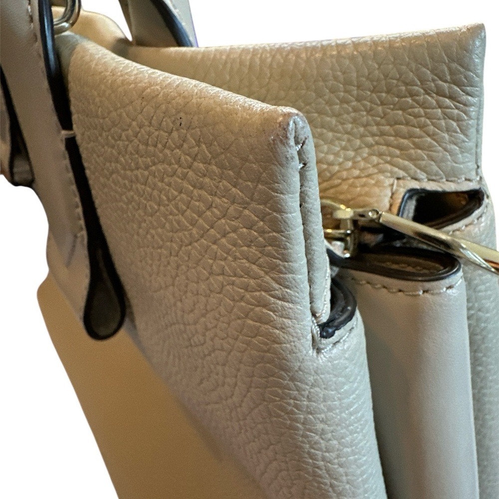 Michael Kors large Rollins pebbled leather satchel in the color oat - Picture 12 of 12